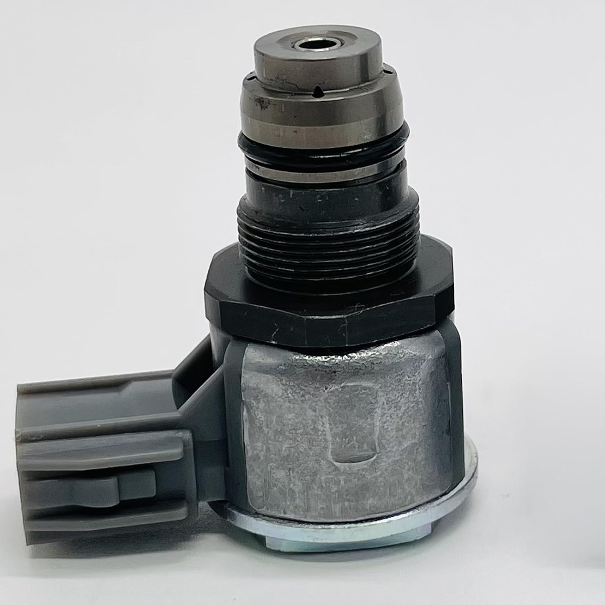 Common Rail Pressure Regulating Valve for Toyota Hilux Revo 1GD 2GD Kubota V3800