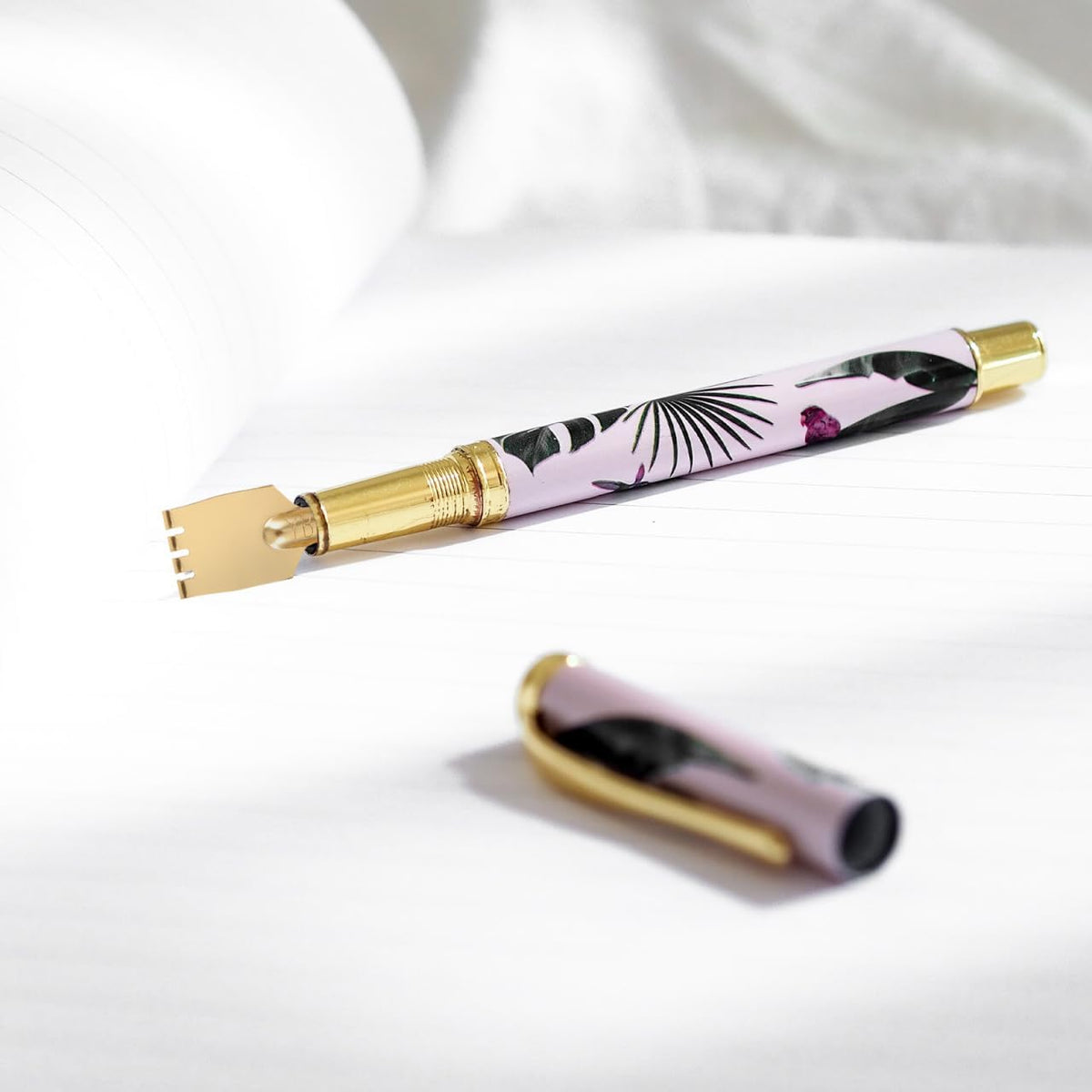 Tibetan Fountain Pen Nibs Flat Nib Golden 5 pack Brass Nibs, Even Ink Production, Sturdy and Not Easy to Deform, Rinse after Use