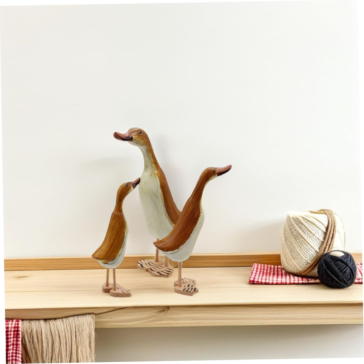 3pcs Wood Duck Figurine Statue, Tabletop Decor for Office Smooth Edges, Comfortable Touch, Safe to Use, Simple Cute Style, Living Room Display