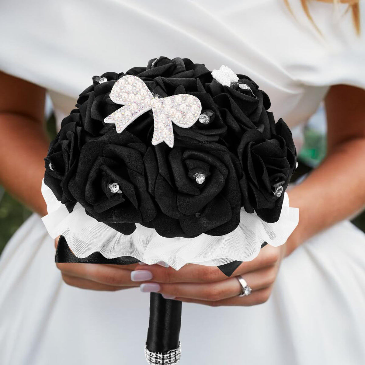 Artificial Flower Bouquet Bridal Bouquet for Bride Wedding Fake for Ceremony Bridal Shower Engagement Party Simulated Flowers Home Decor 9.44 X 6.29 X 6.29 in