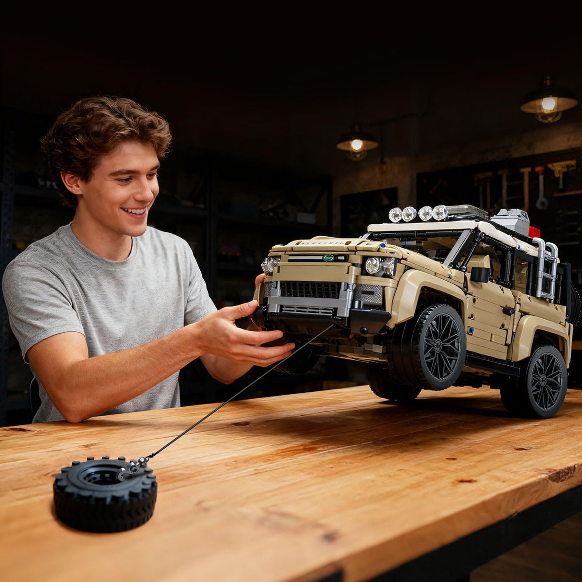 1:8 Off-Road Car Building Blocks, 2,693-Piece 4x4 SUV Rover Model Kit