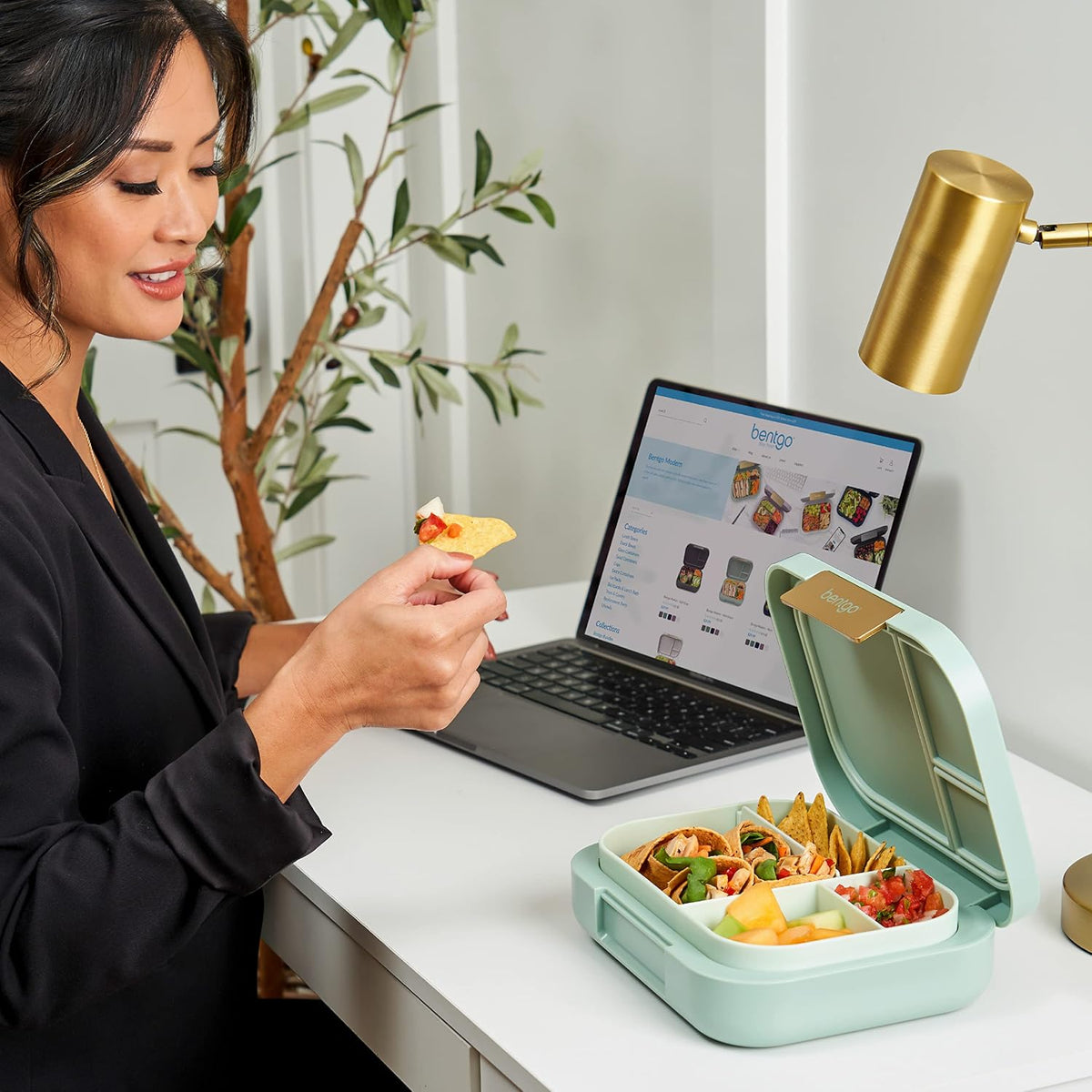 Modern Bento-Style Lunch Box Set With Reusable Snack Cup