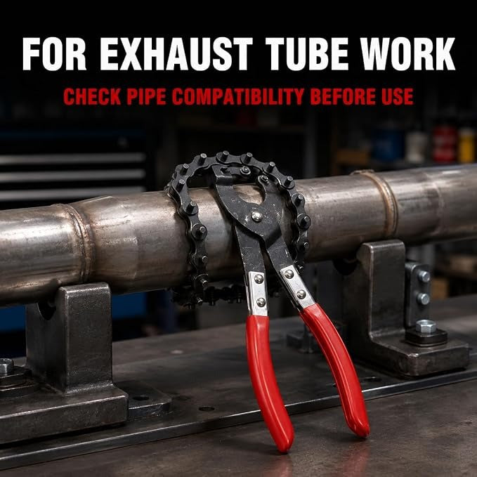 Exhaust Pipe Cutter, Chain Pipe Cutter Tool, Exhaust Cutter for Car Repair Car exhaust pipe cutting pliers with red handles and chain-style section; measures 22.8 x 5.9 x 2 cm and weighs 510 g.